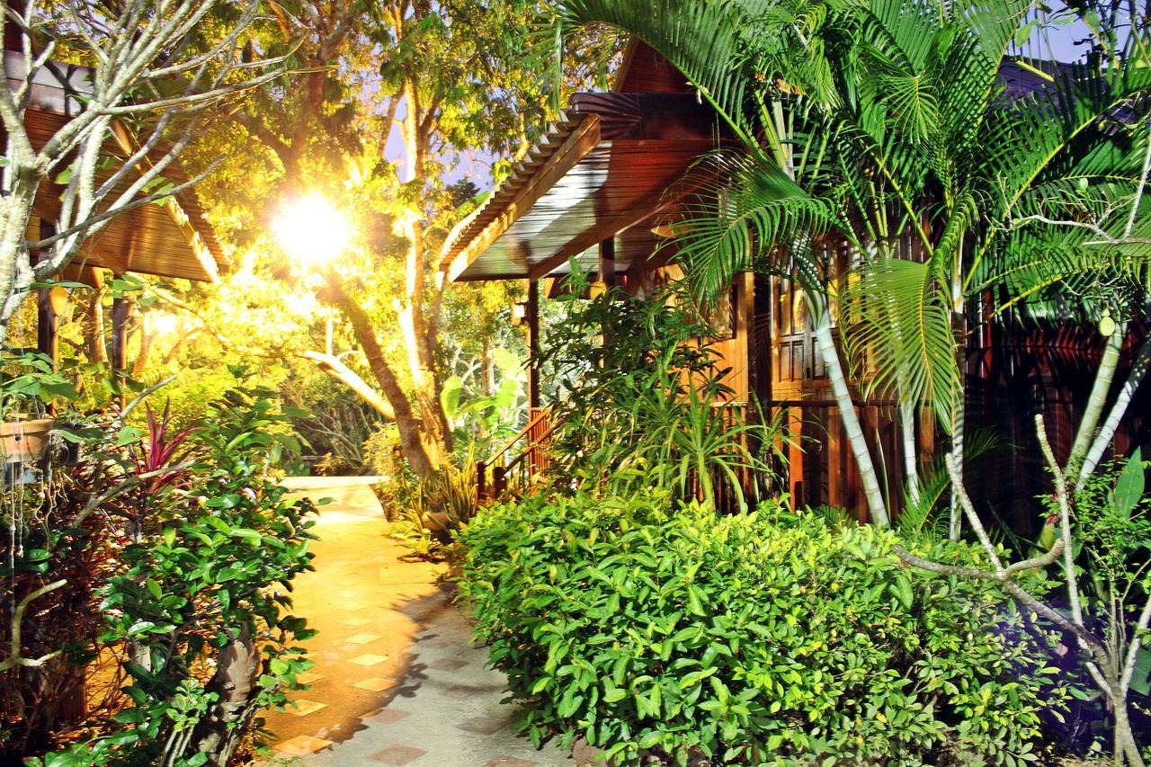 Baansuan Lychee Maeklong Resort Ampawa アムパワー エクステリア 写真