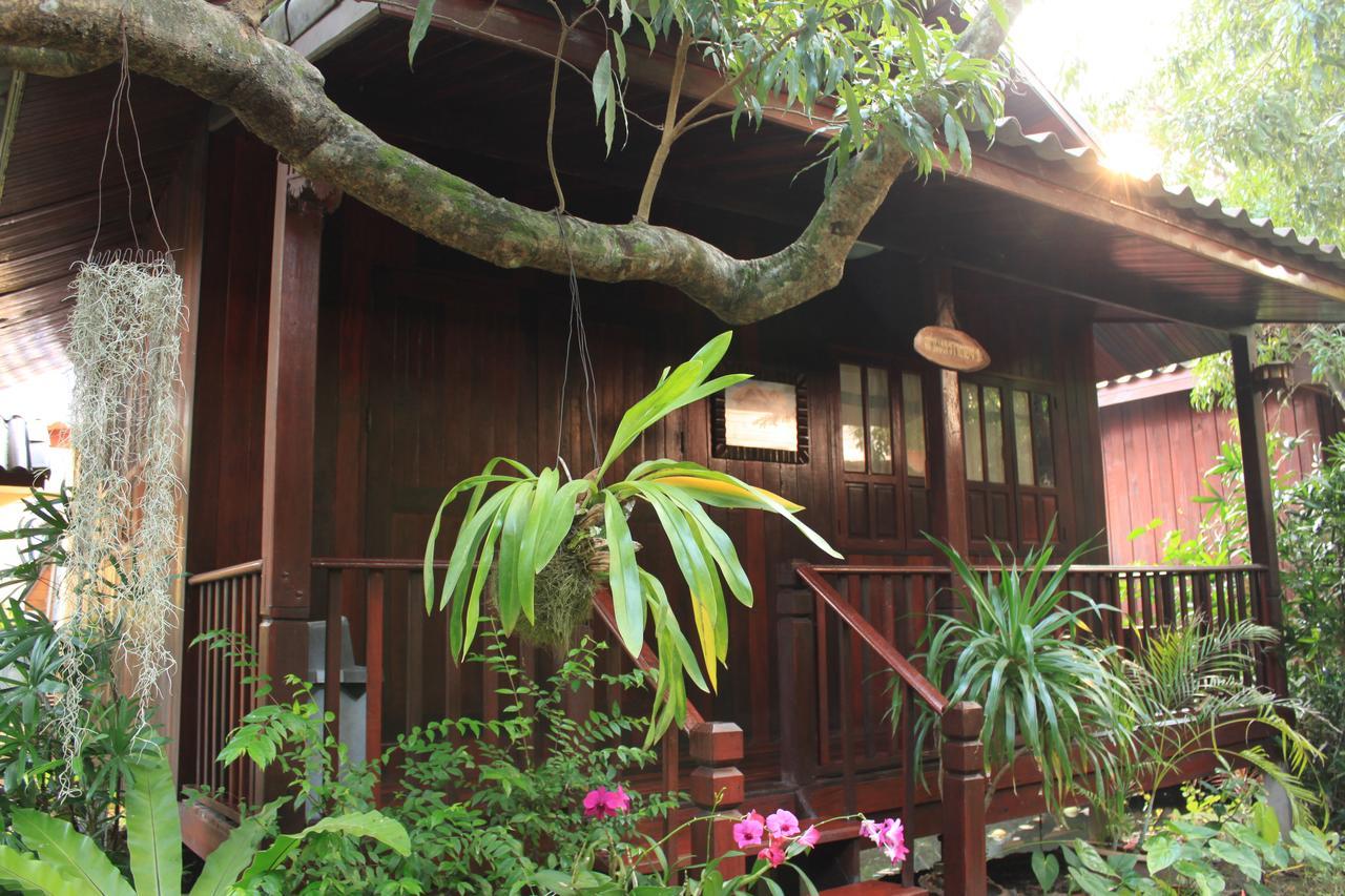 Baansuan Lychee Maeklong Resort Ampawa アムパワー エクステリア 写真