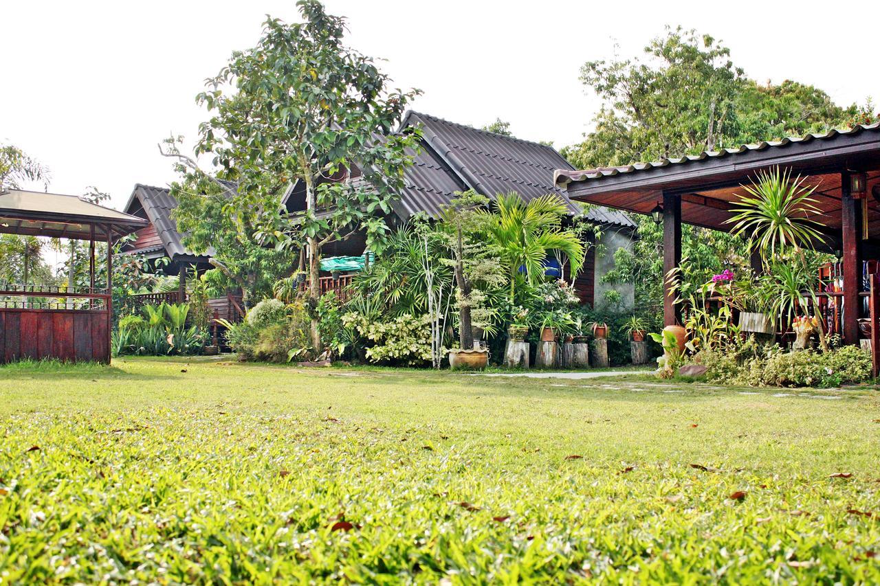 Baansuan Lychee Maeklong Resort Ampawa アムパワー エクステリア 写真